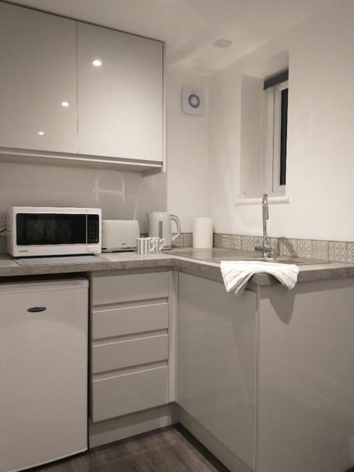 Cosy Garden Studio Room Minimum Two Night Booking Brighton Eksteriør billede