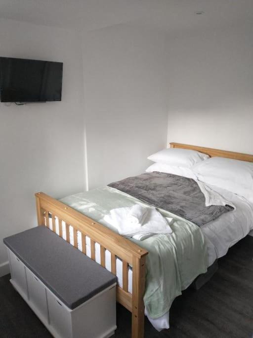 Cosy Garden Studio Room Minimum Two Night Booking Brighton Eksteriør billede