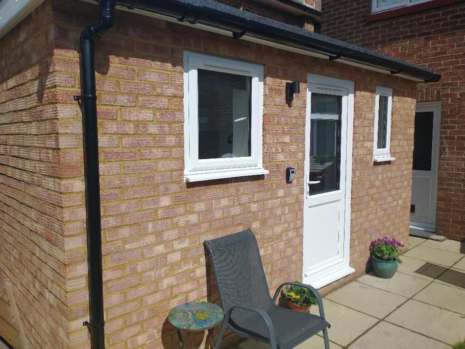Cosy Garden Studio Room Minimum Two Night Booking Brighton Eksteriør billede